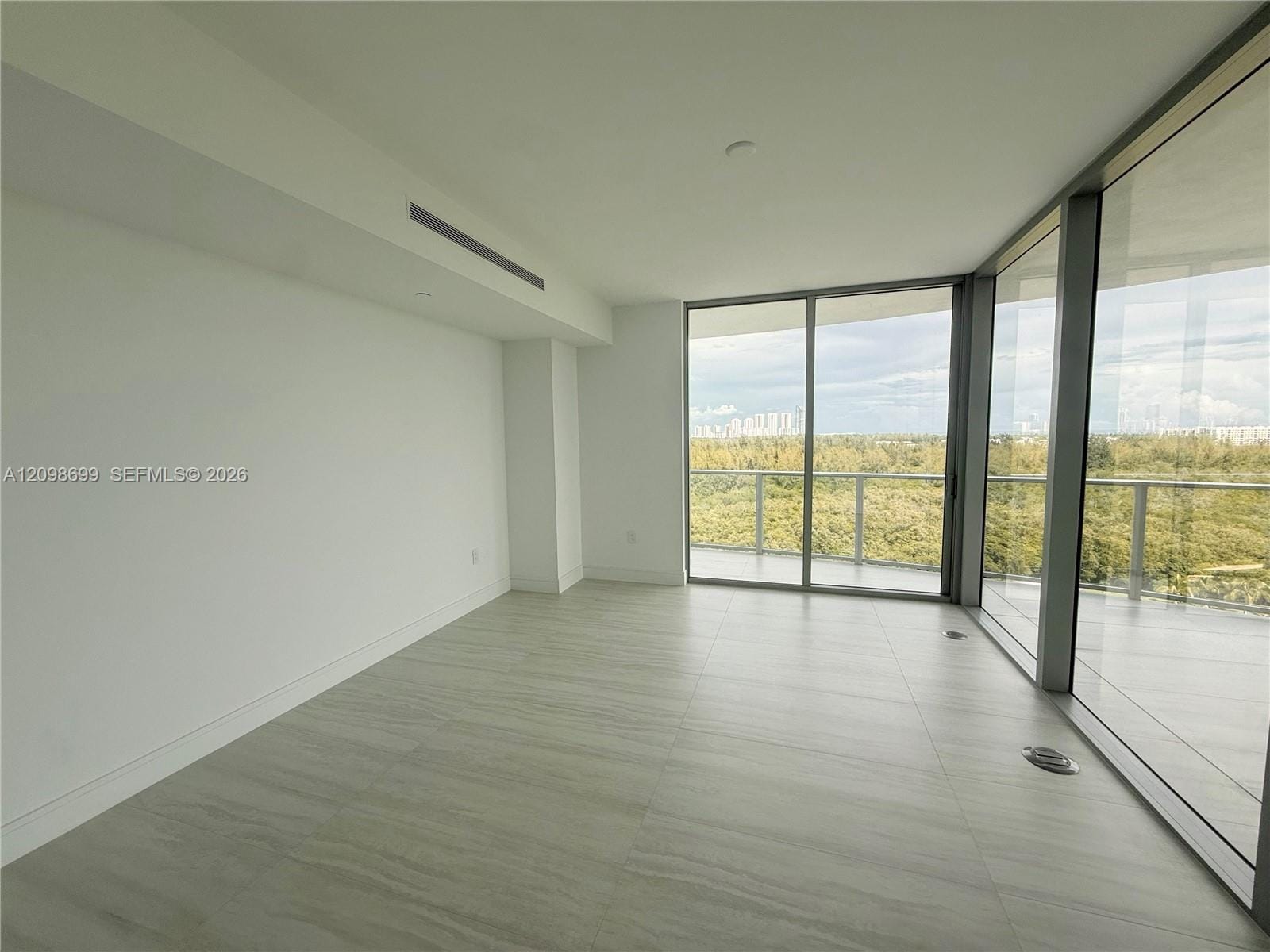 2411 Laguna Circle 901, North Miami, FL 33181 photo 21