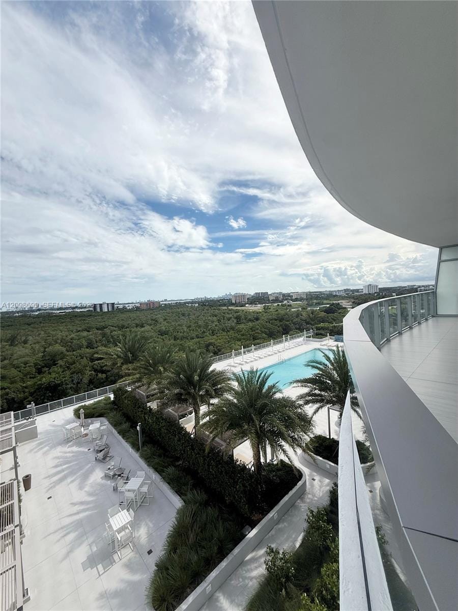 2411 Laguna Circle 901, North Miami, FL 33181 photo 27