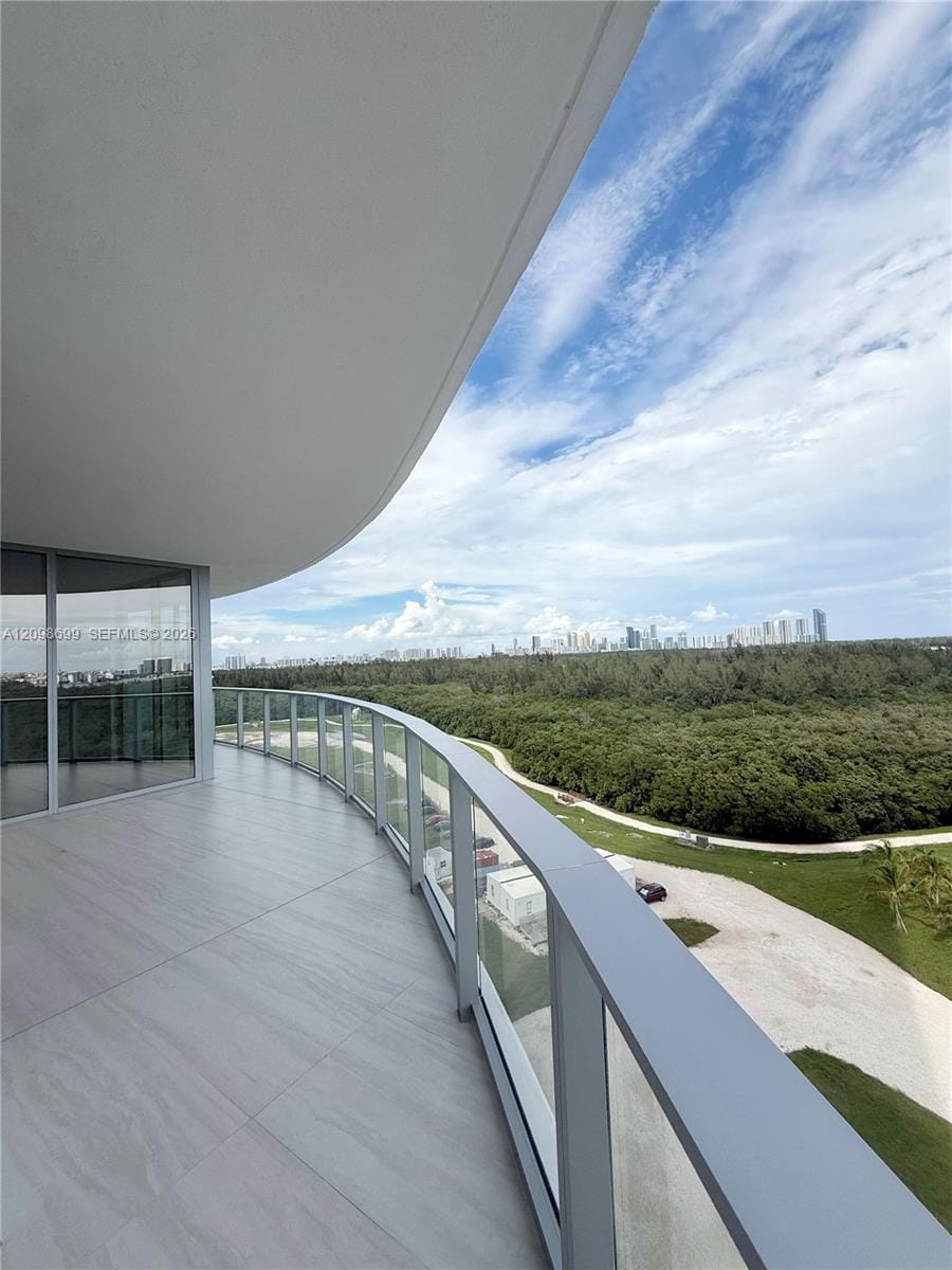 2411 Laguna Circle 901, North Miami, FL 33181 photo 28