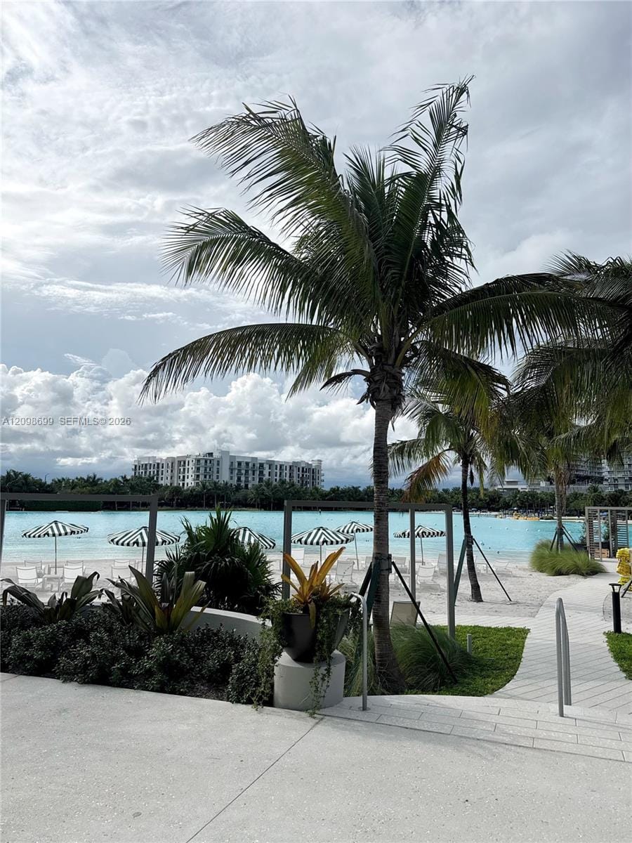 2411 Laguna Circle 901, North Miami, FL 33181 photo 30