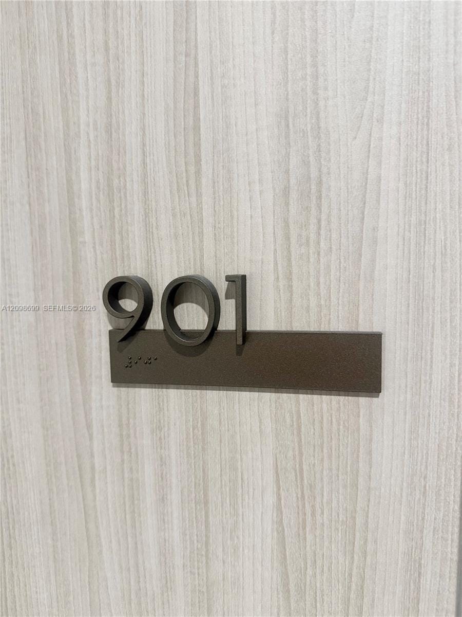 2411 Laguna Circle 901 — photo 5