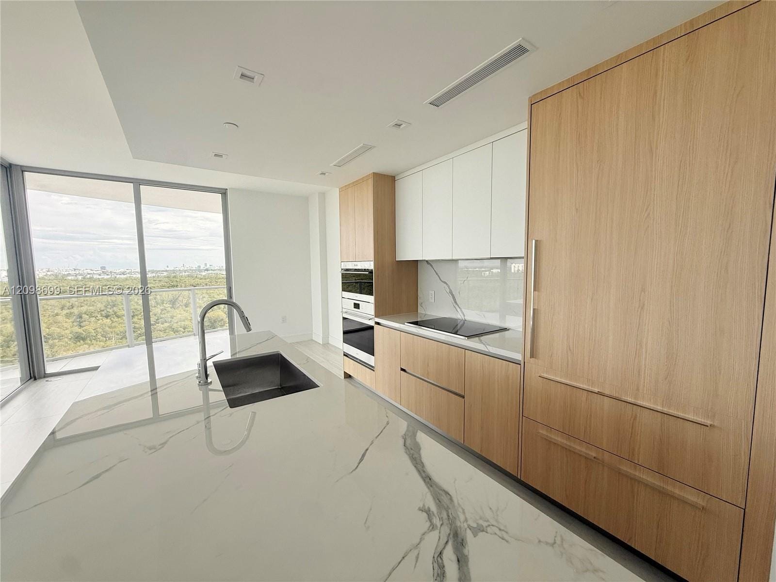 2411 Laguna Circle 901 — photo 7