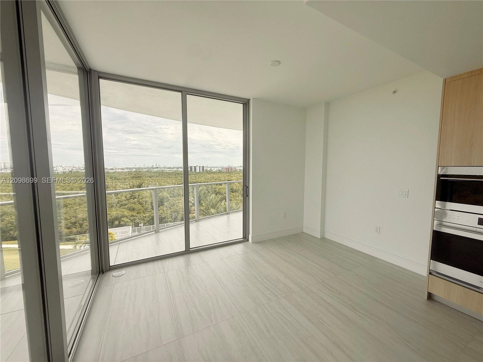 2411 Laguna Circle 901 — photo 8