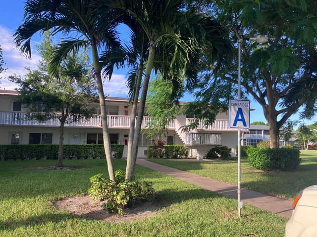 8 CAMBRIDGE A, West Palm Beach, FL 33417