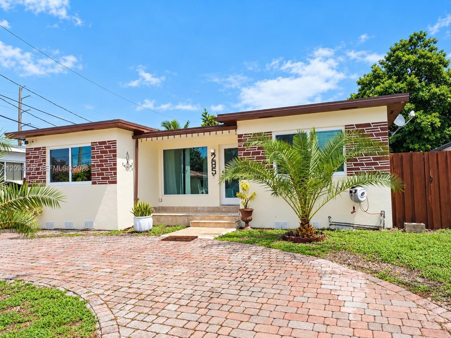 285 NW 48th Place, Miami, FL 33126