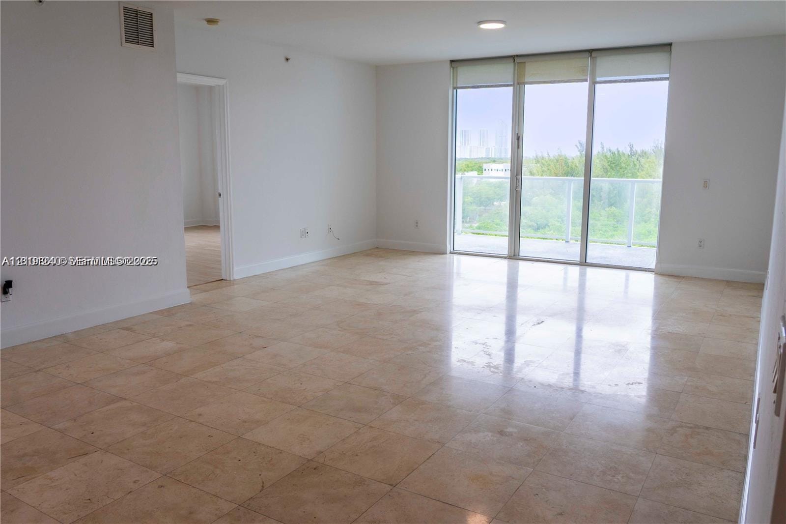 15051 Royal Oaks 801, North Miami, FL 33181 photo 11