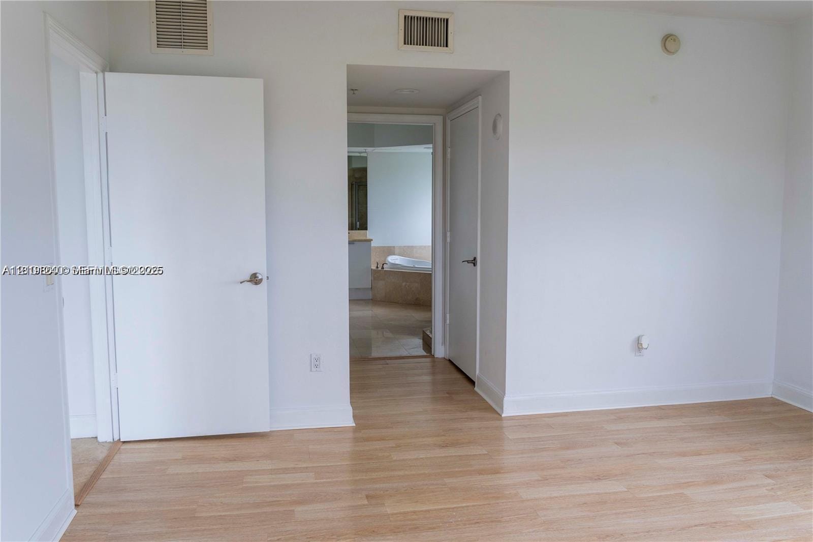 15051 Royal Oaks 801, North Miami, FL 33181 photo 16