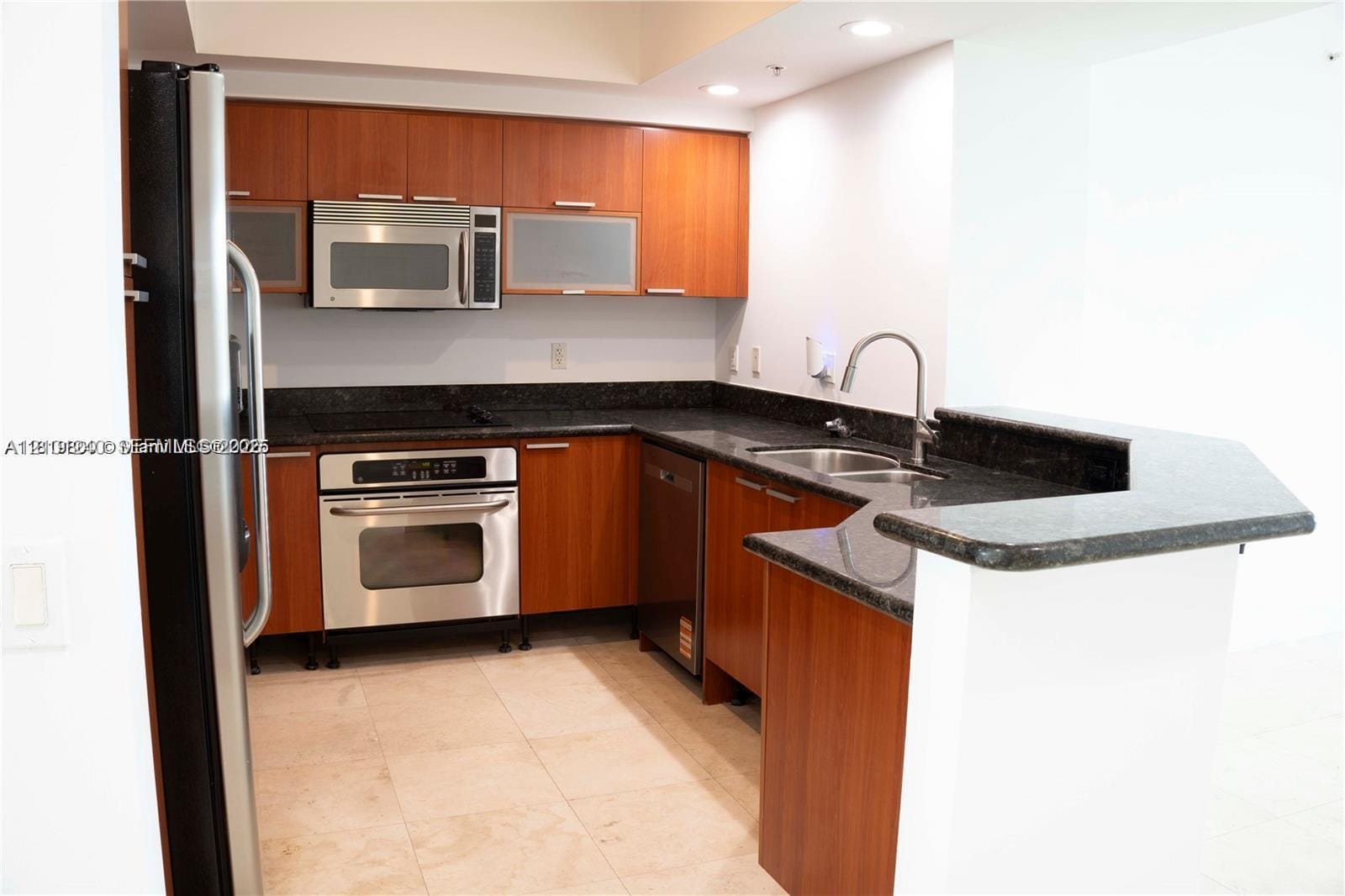 15051 Royal Oaks 801, North Miami, FL 33181 photo 6