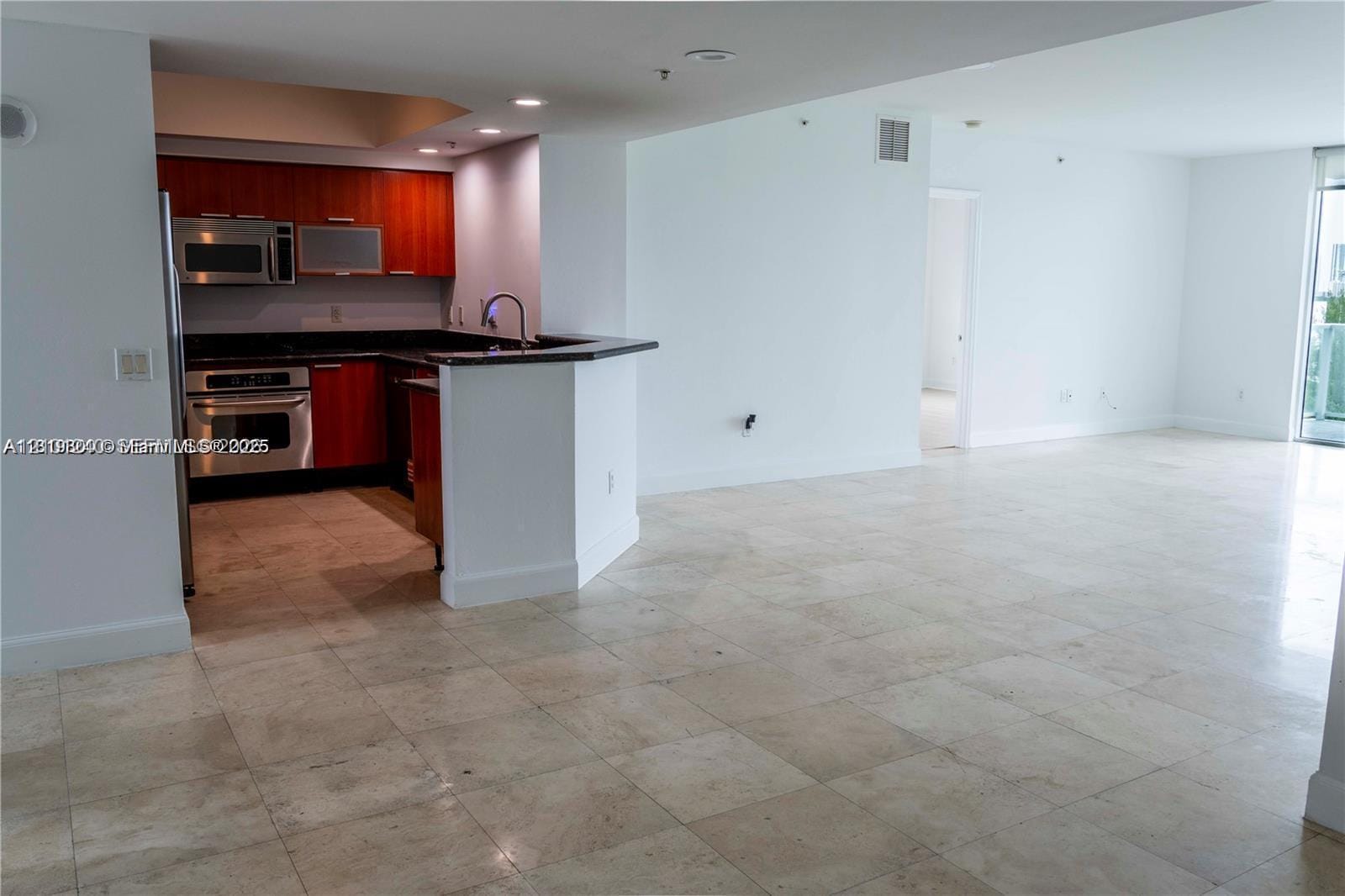 15051 Royal Oaks 801, North Miami, FL 33181 photo 8