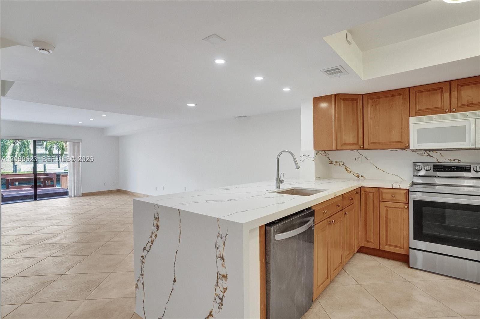 2689 NE 165th Street 56, North Miami Beach, FL 33160 photo 21