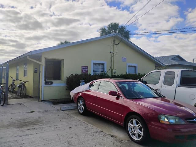 803 SE TARPON Avenue, Stuart, FL 34994