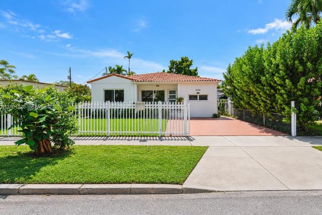 2520 SW 22nd Terrace, Miami, FL 33145