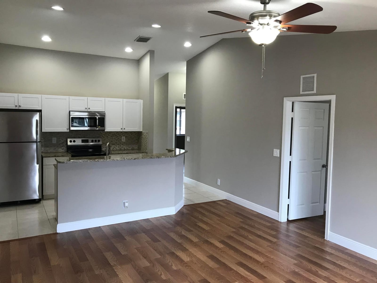 4552 OAK TERRACE Drive — photo 3