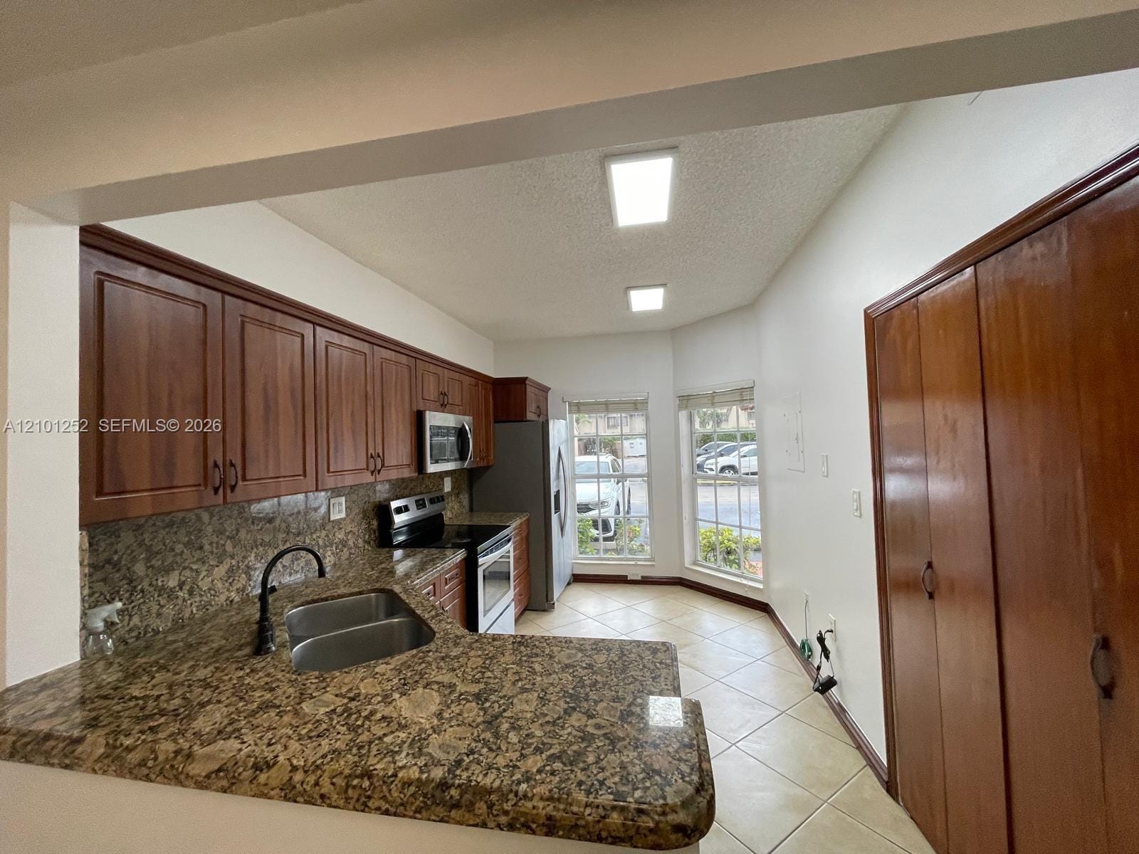 14255 SW 57th Lane 8-1 — photo 5