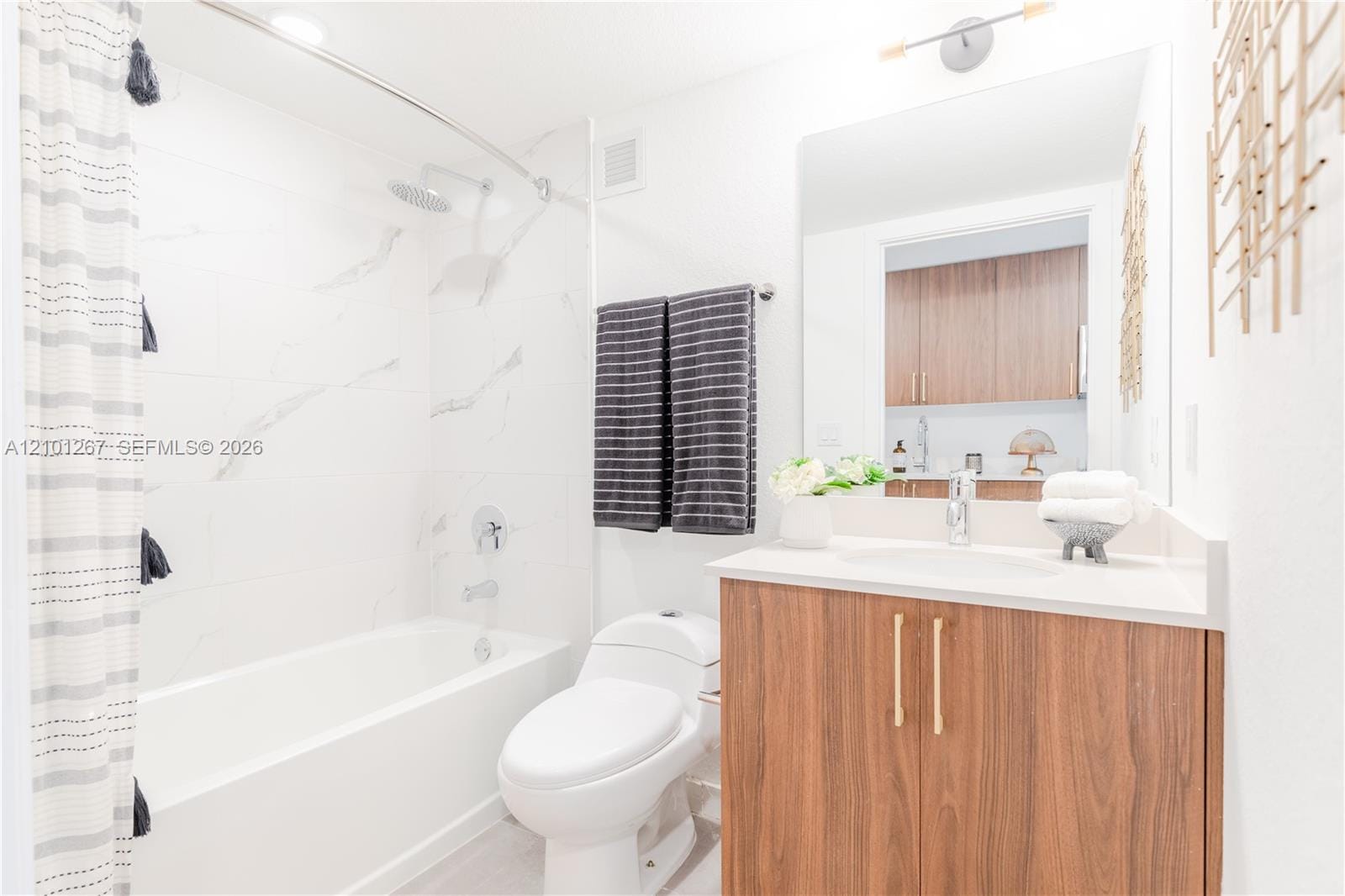 1950 W 49th Street 447, Hialeah, FL 33012 photo 7