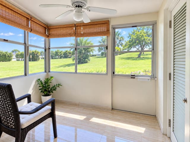 2832 CROSLEY Drive W F, West Palm Beach, FL 33415