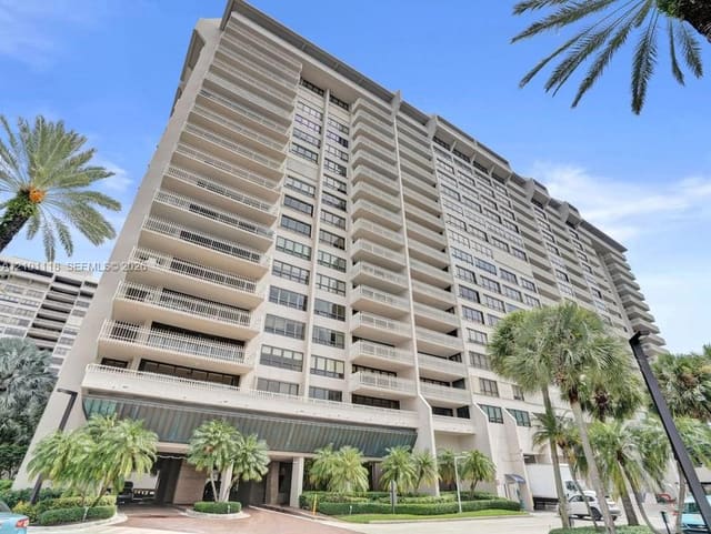 2 Grove Isle Drive B305, Miami, FL 33133