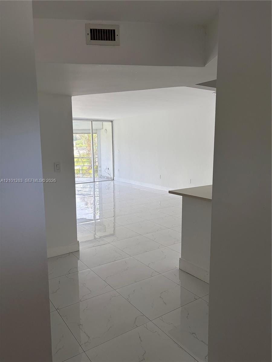 1401 NE 191st Street D201, Miami, FL 33179 photo 4