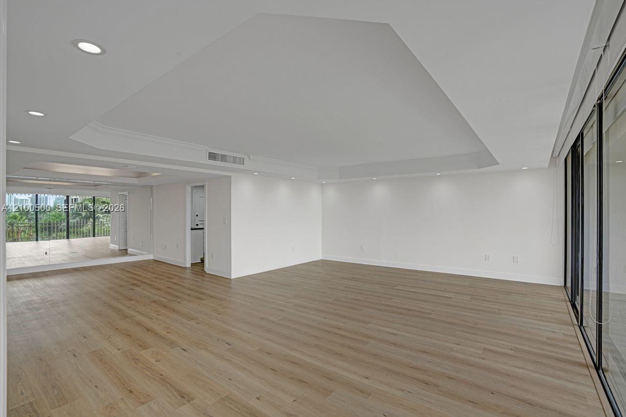 2 Grove Isle Drive B406 — photo 5
