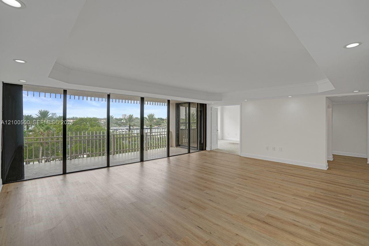 2 Grove Isle Drive B406 — photo 7