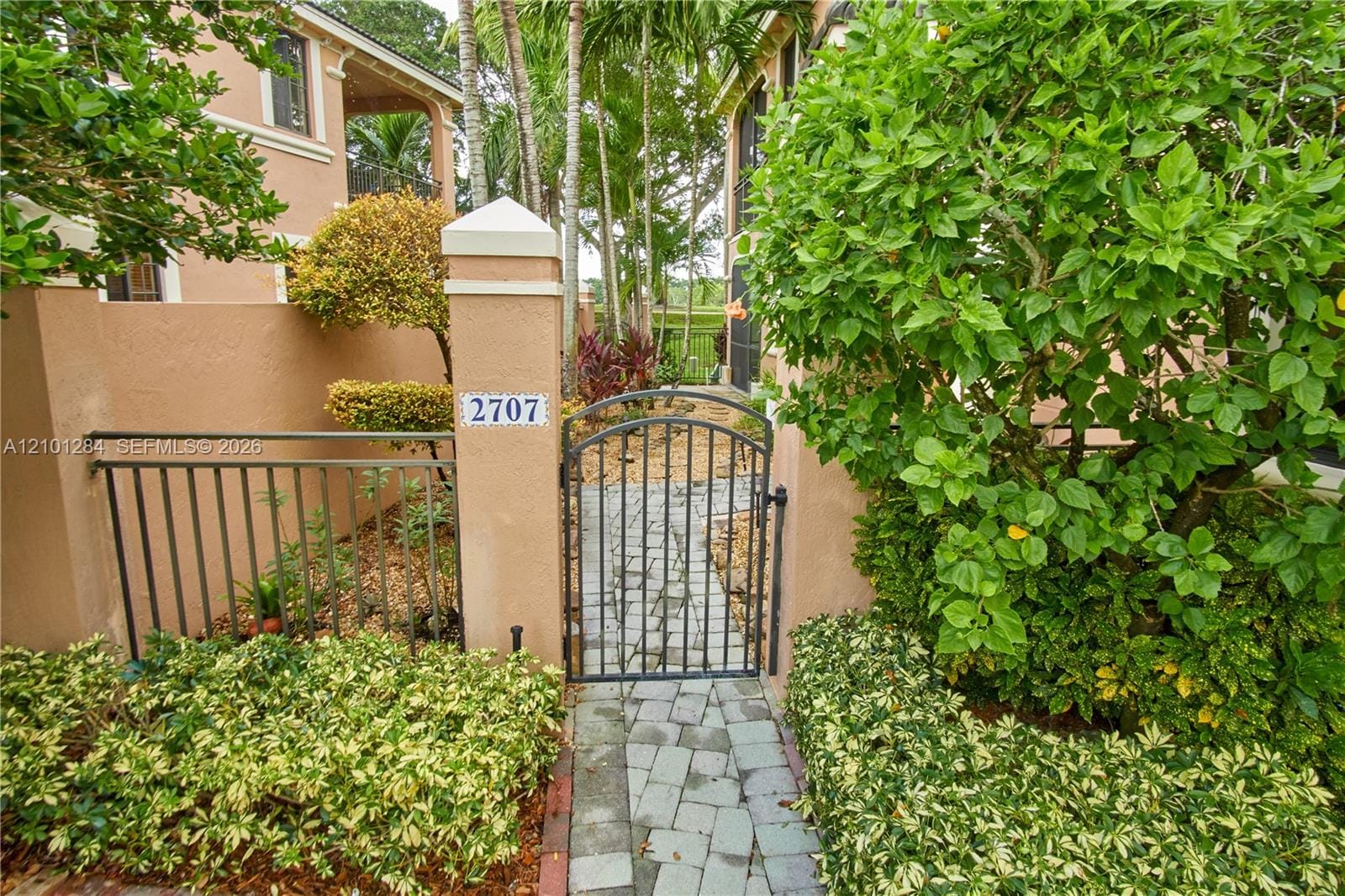 2707 Center Ct Drive 1-15, Weston, FL 33332 photo 4