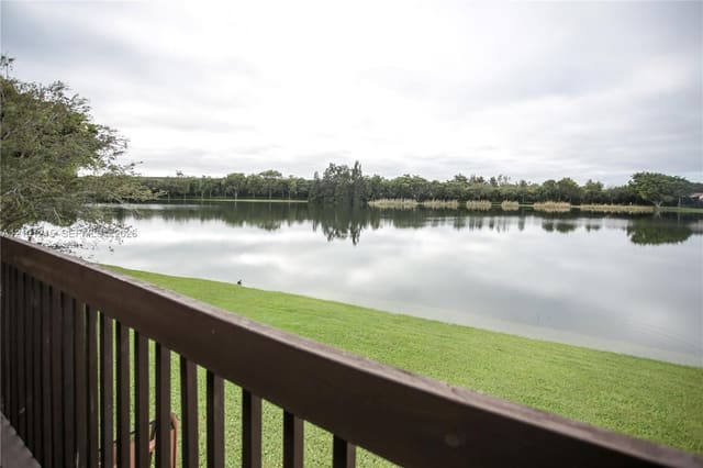 4211 S Pine Island Road, Davie, FL 33328