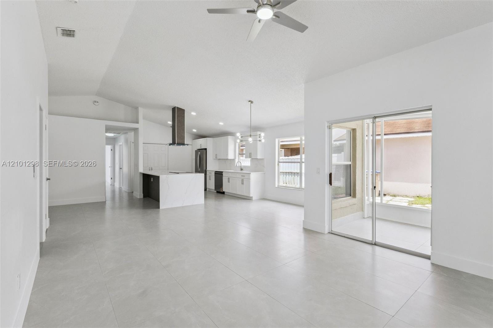 2625 Walden Court, FL 34743 photo 4