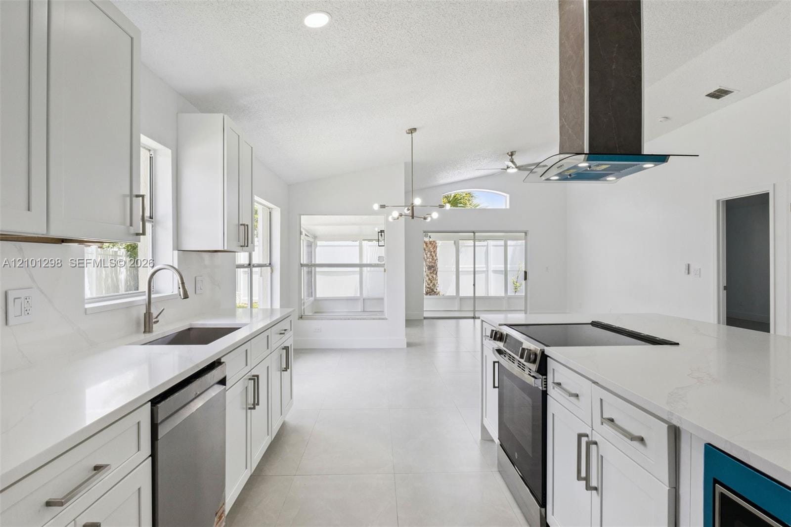 2625 Walden Court, FL 34743 photo 9