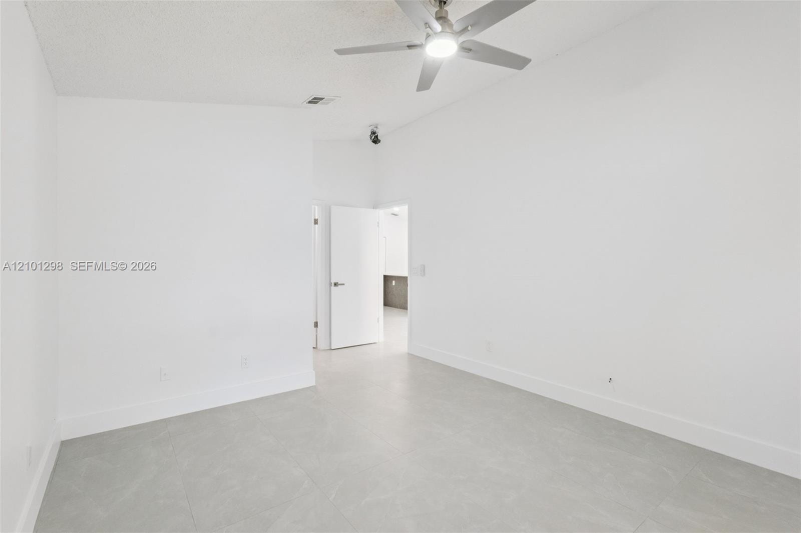2625 Walden Court, FL 34743 photo 10