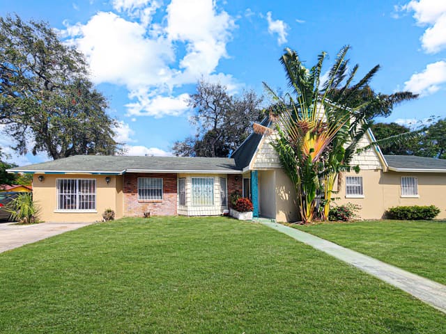 1712 AVENUE O, Fort Pierce, FL 34950