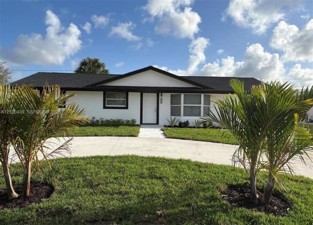 4318 Crestdale Street, Palm Beach Gardens, FL 33410