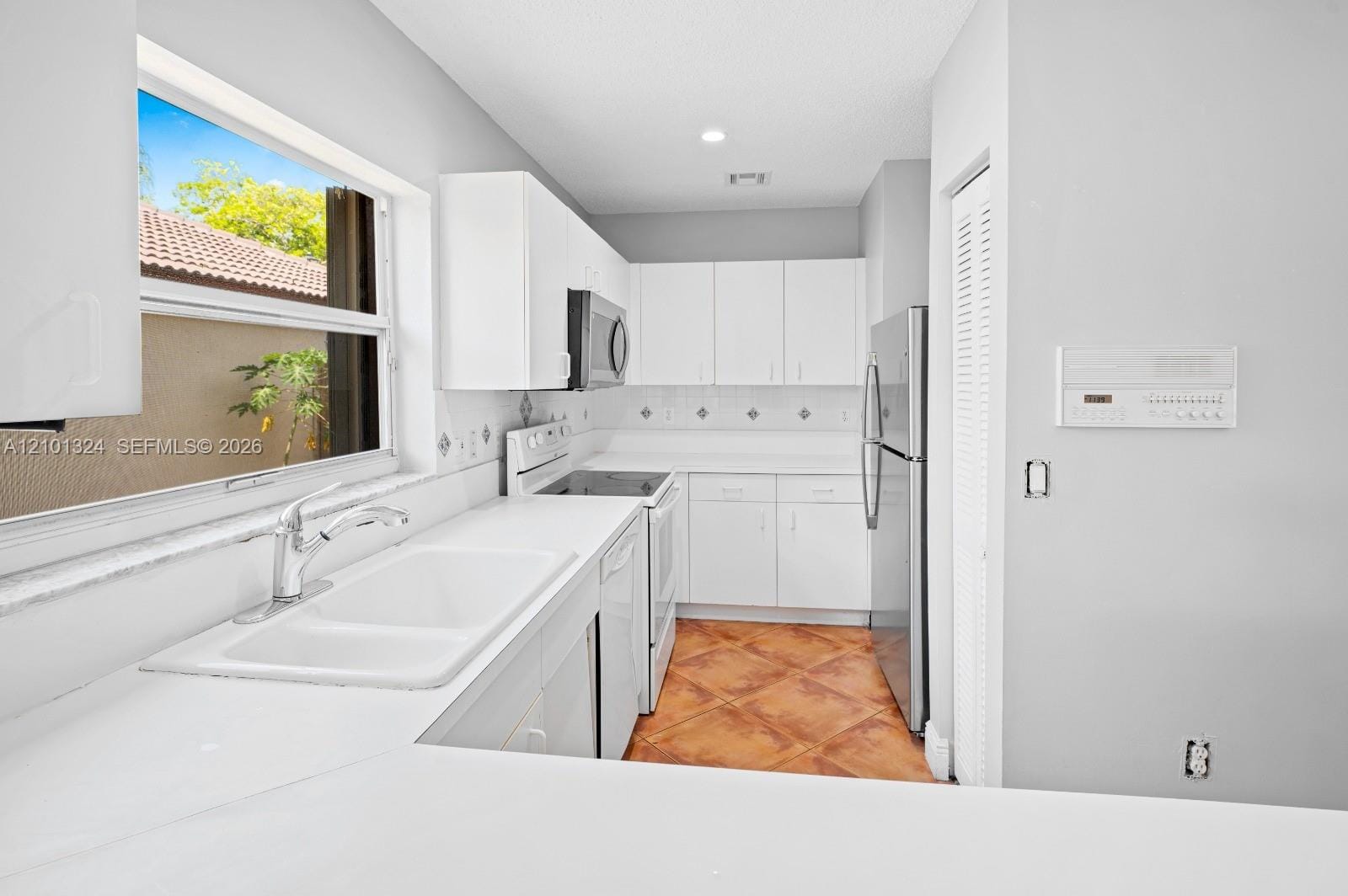 14613 SW 155th Place, Miami, FL 33196 photo 5