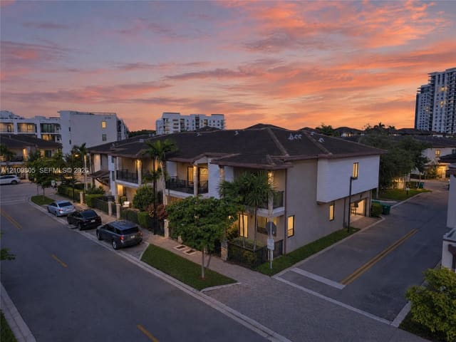 8373 NW 49th Street, Doral, FL 33166