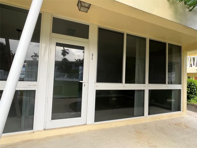 2755 NE 28TH Avenue B4, Lighthouse Point, FL 33064