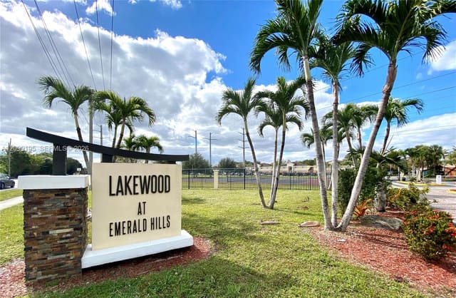3670 N 56th Avenue 717, Hollywood, FL 33021