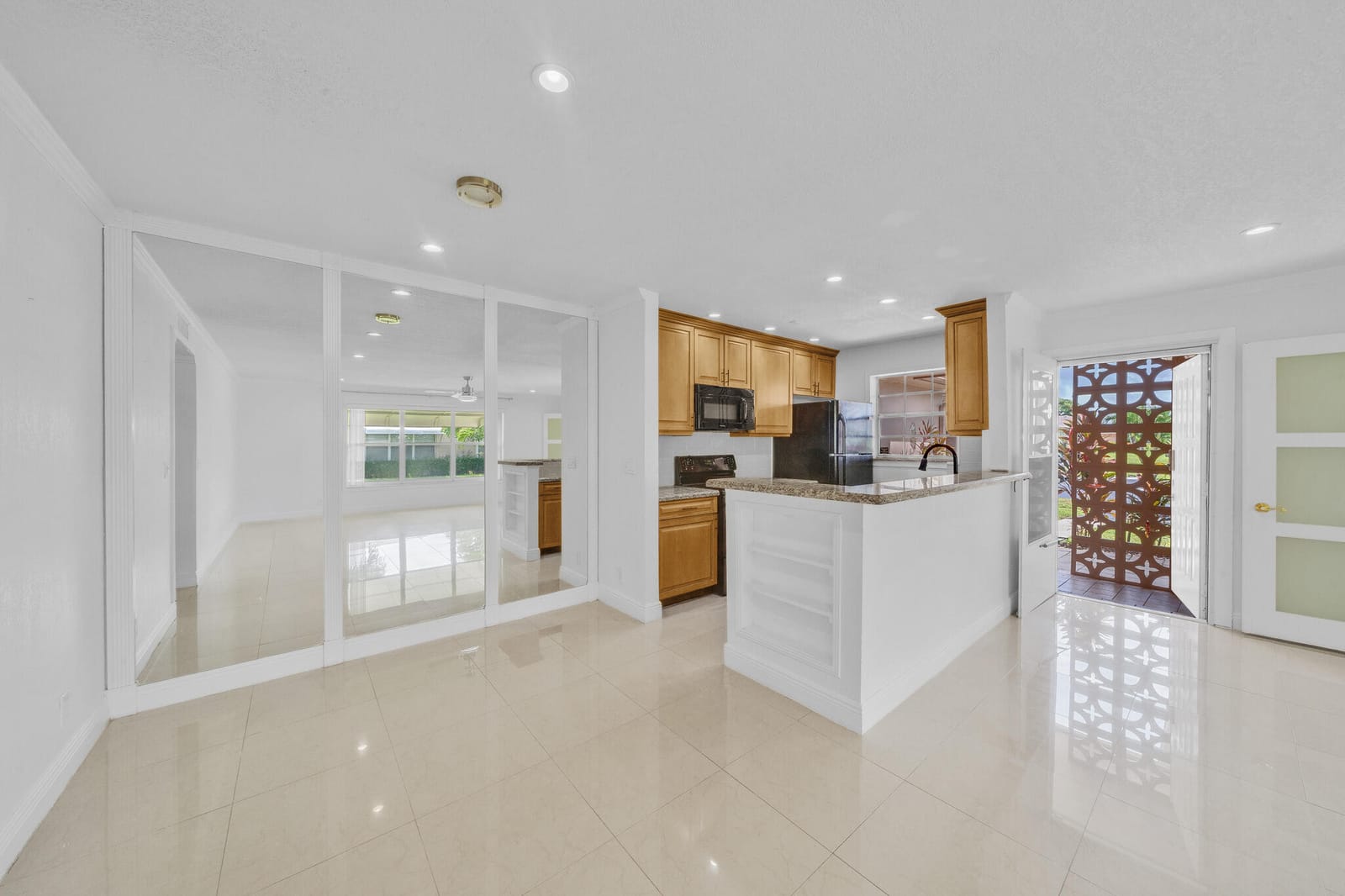 1360 SE High Point Way SE A, Delray Beach, FL 33445 photo 13
