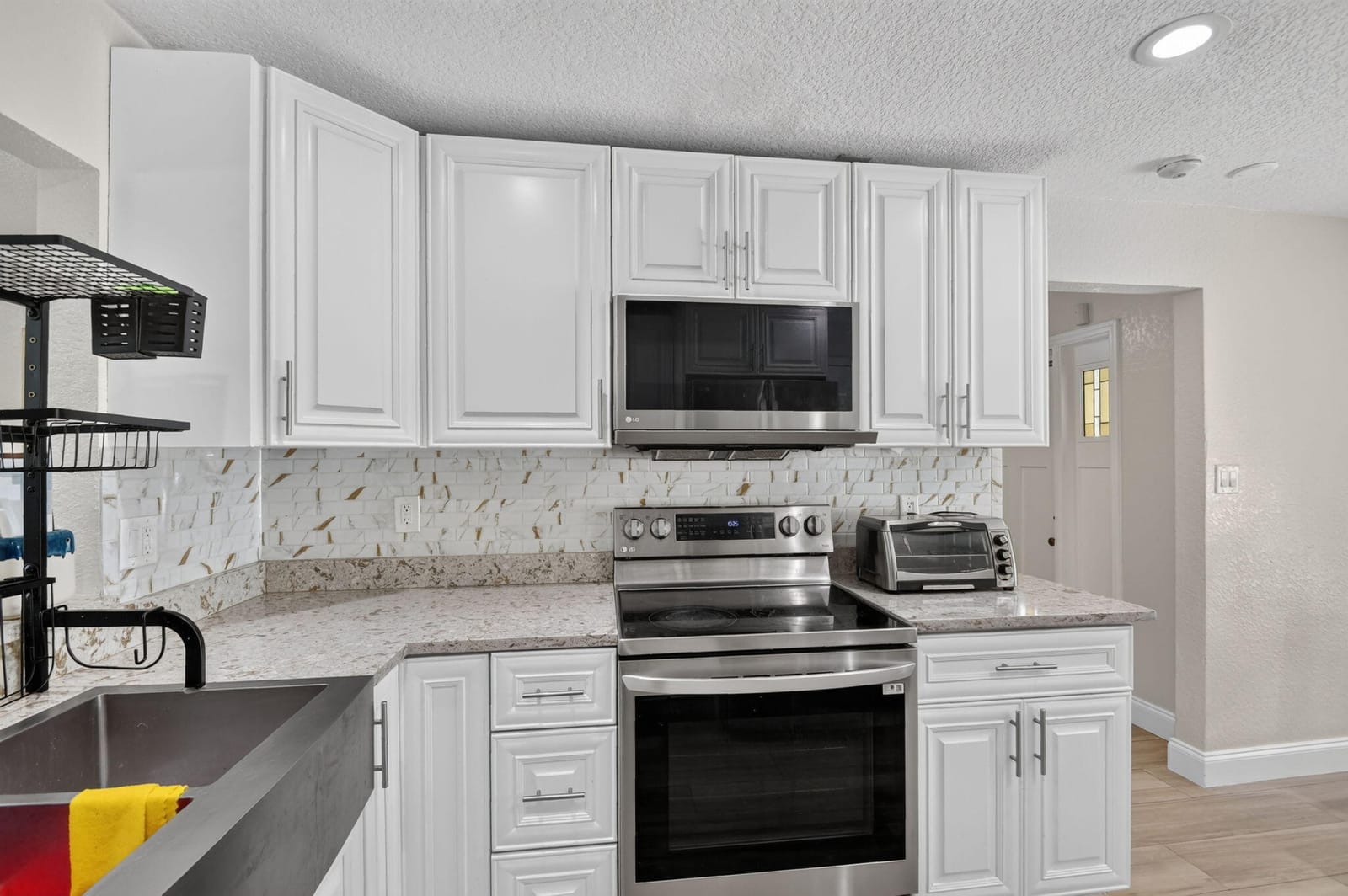 7099 PINE MANOR Drive, Lake Worth, FL 33467 photo 9