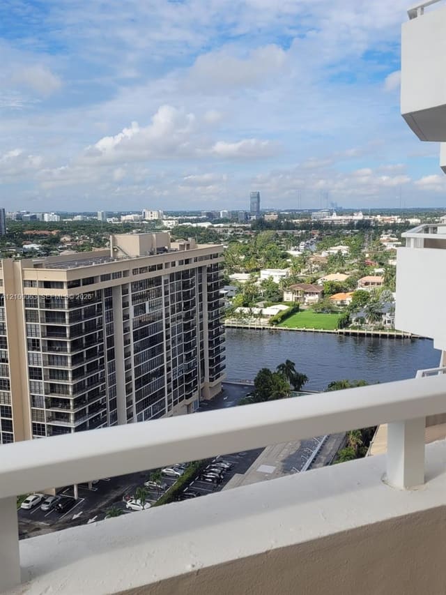 1985 S Ocean Drive 19N, Hallandale Beach, FL 33009