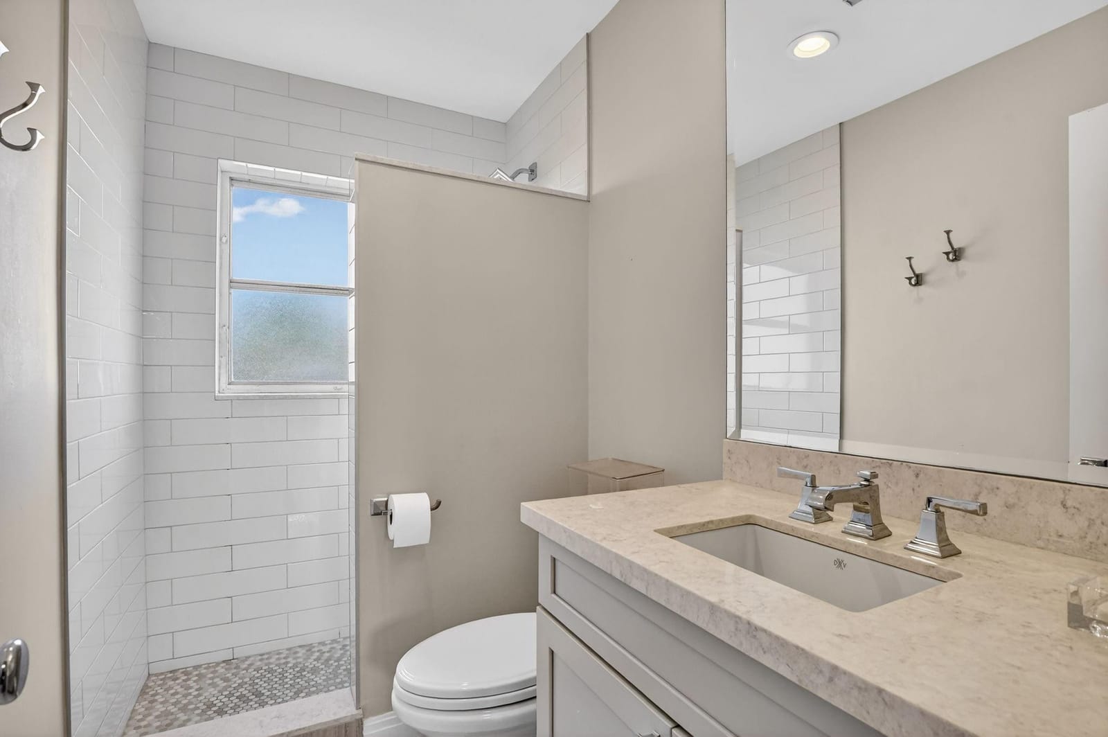 941 CRYSTAL LAKE Drive 311, Deerfield Beach, FL 33064 photo 16