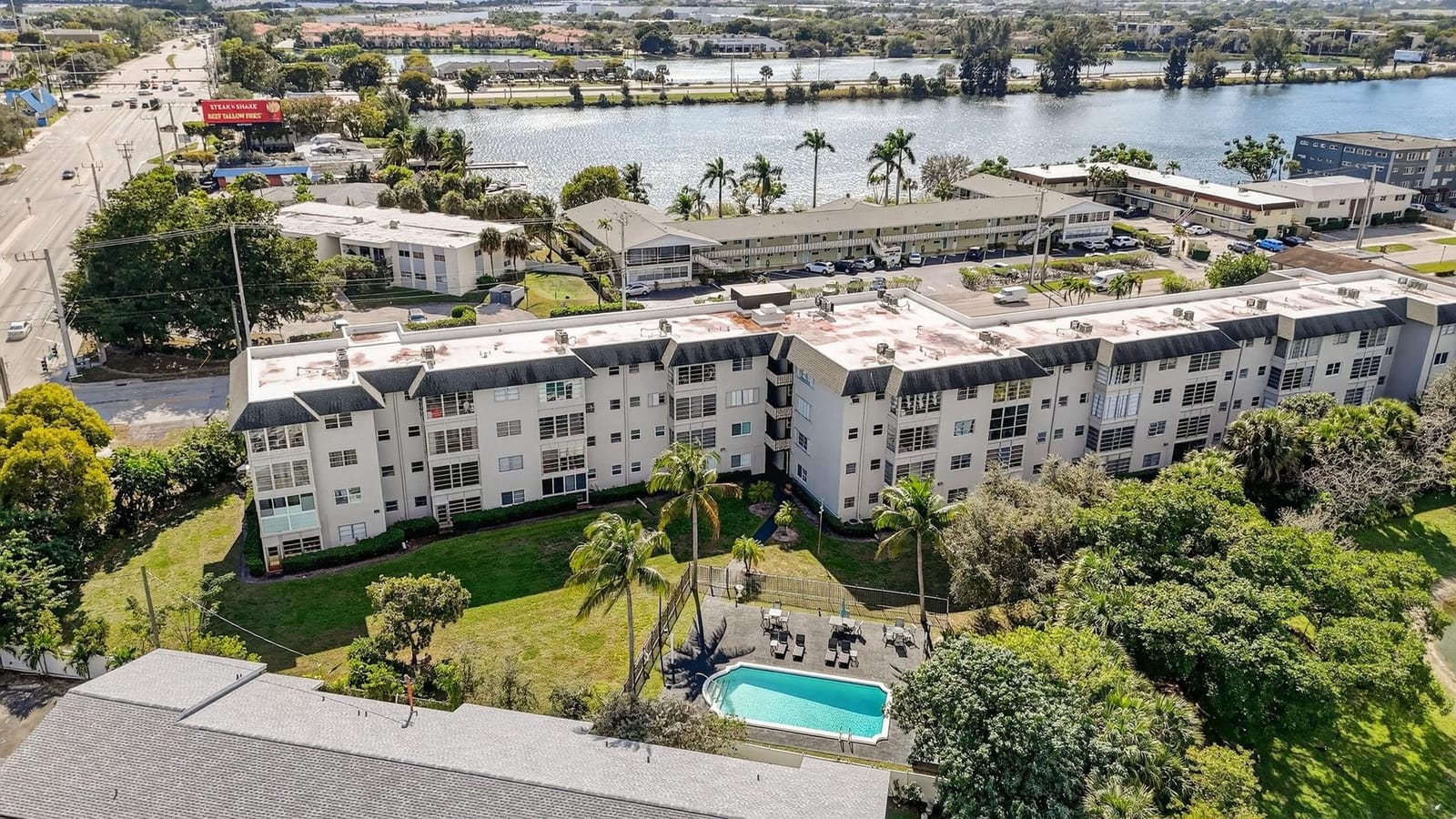 941 CRYSTAL LAKE Drive 311, Deerfield Beach, FL 33064 photo 29