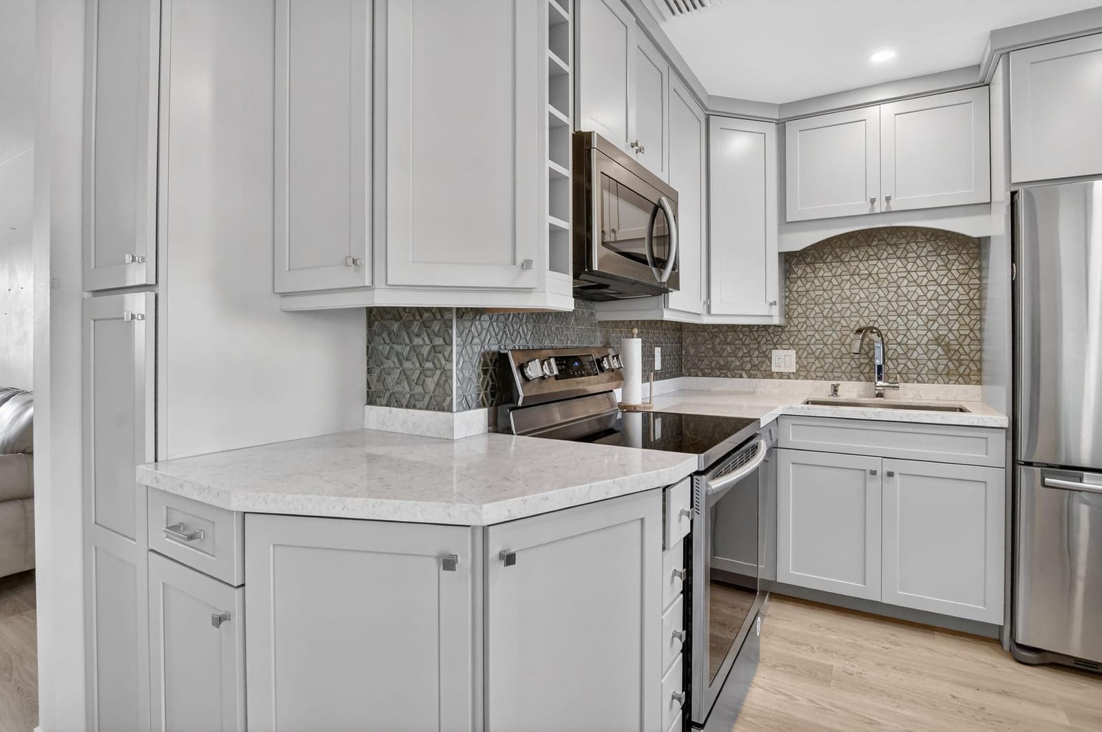 941 CRYSTAL LAKE Drive 311 — photo 5