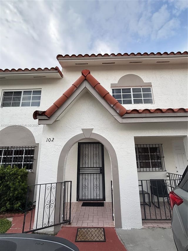 7808 W 29th Lane 102-27, Hialeah, FL 33018