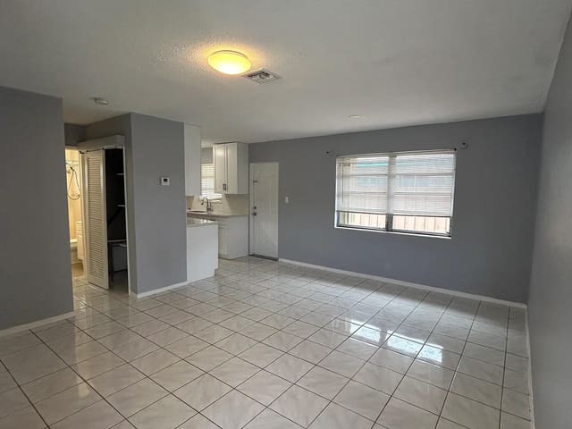 5891 NE 18th Avenue 3, Fort Lauderdale, FL 33334