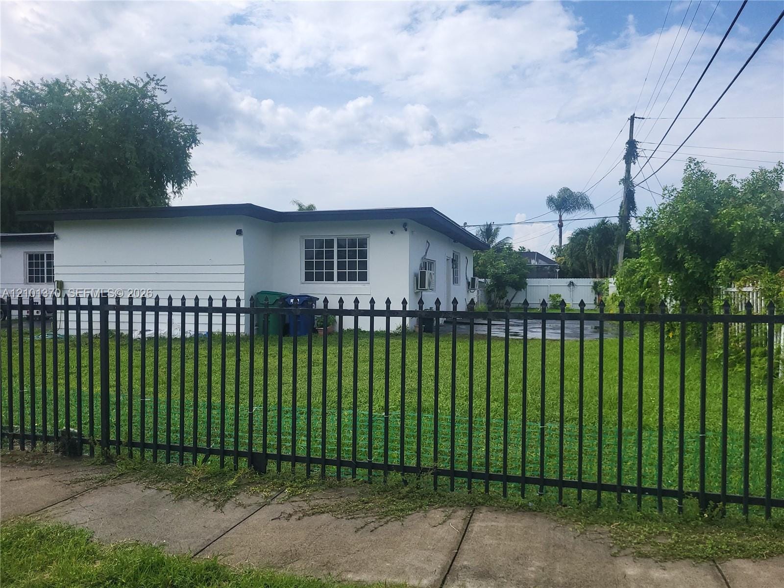 2 bedroom home for sale at 1080 186th, Miami Gardens, FL 33169 — $2,250