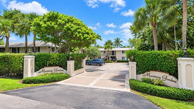 8617 SW 68th Court 22, Pinecrest, FL 33156
