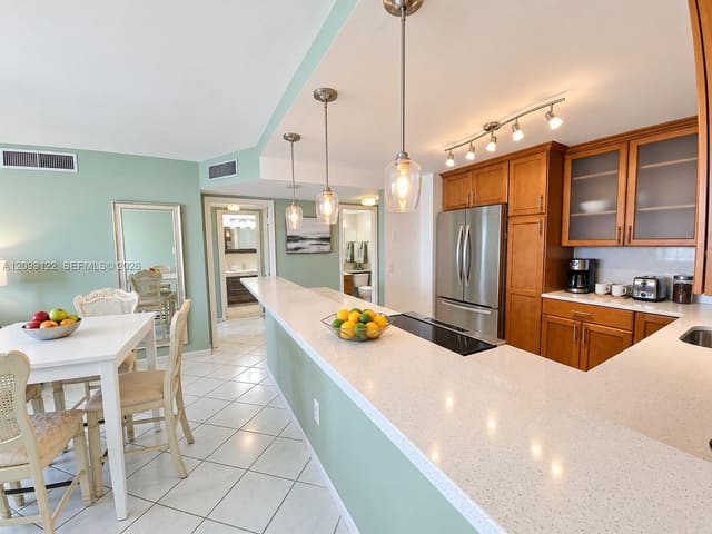 2851 NE 183rd Street 905E, Aventura, FL 33160