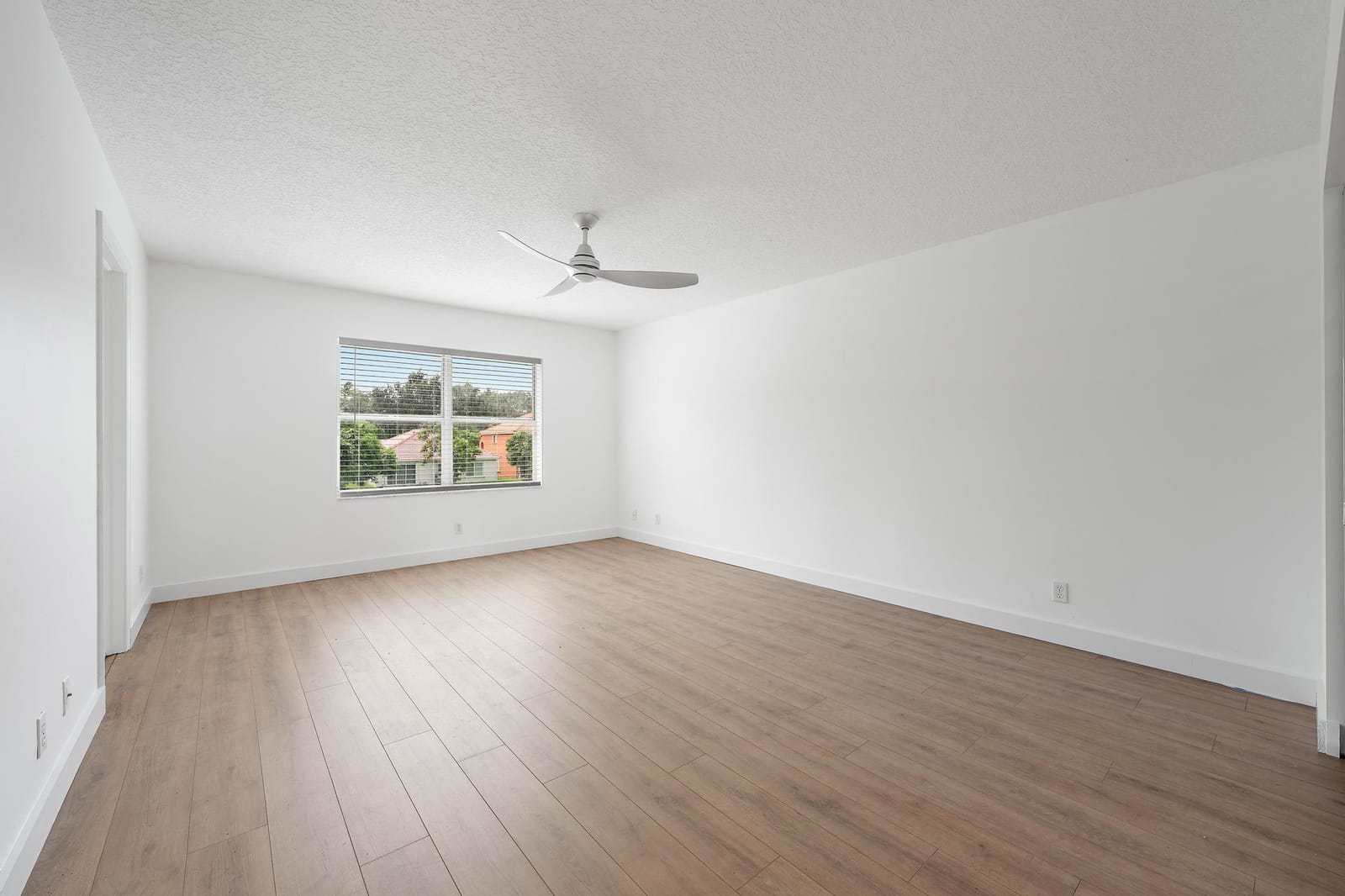 1045 Aspri Way — photo 12