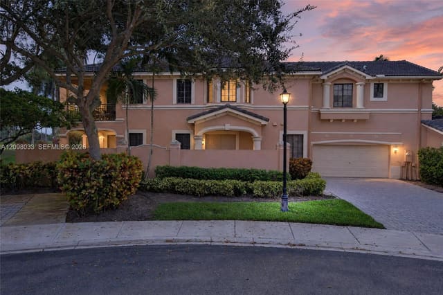 2737 Center Ct Drive 1-18, Weston, FL 33332