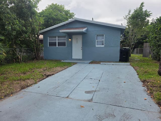 2131 NW 26TH Avenue, Fort Lauderdale, FL 33311