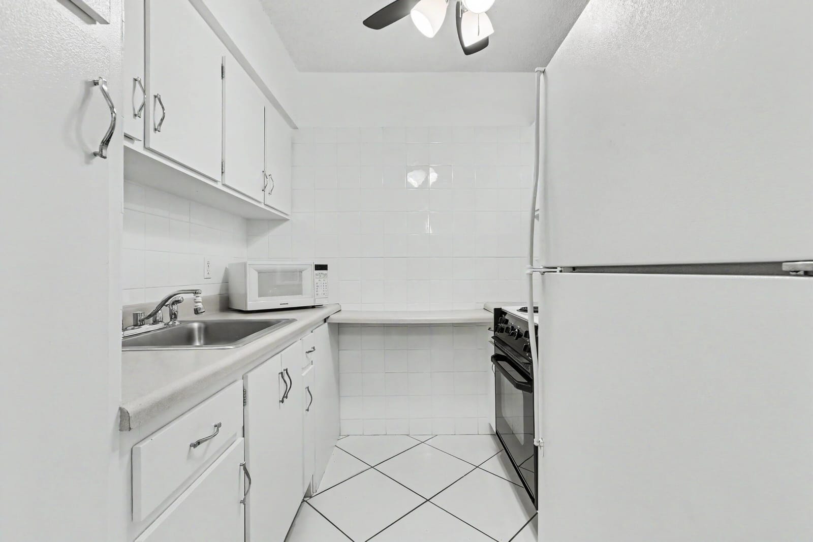 900 SW 10th Terrace 19S, Hallandale Beach, FL 33009 photo 18